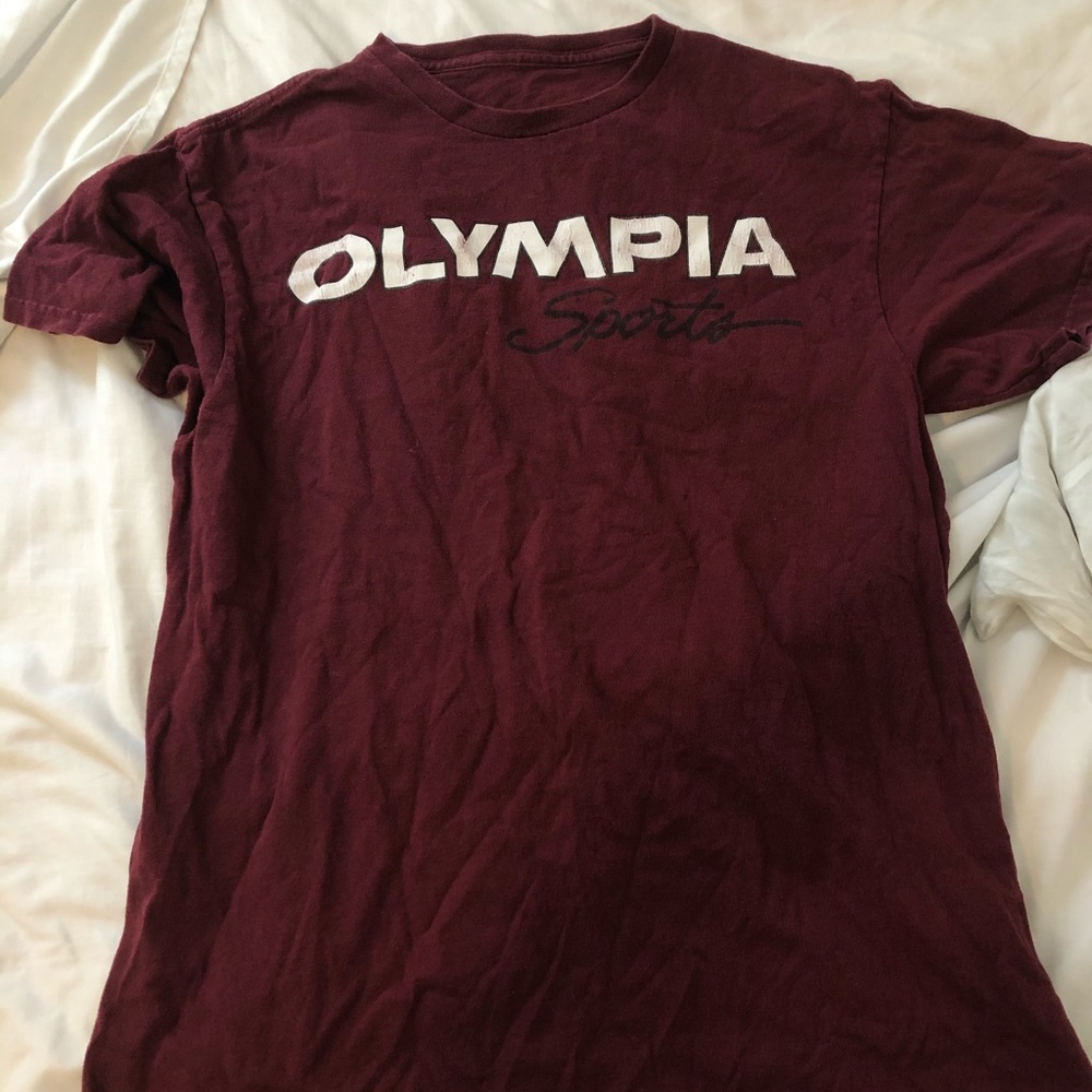 Burgundy tshirt